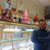 �Sono per� rimasto fedele alla tradizione di questo antico luogo - afferma il 40enne Fabrio - continuo a preparare i dolci tipici della precedente gestione, anche se magari in versione mignon�